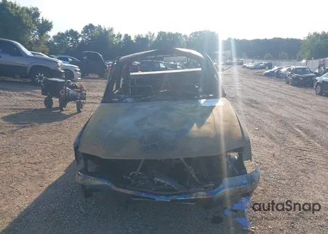 2004 GMC Sierra 1500 Slt z USA, uszkodzony, nr VIN 1GTEK19T34E398106